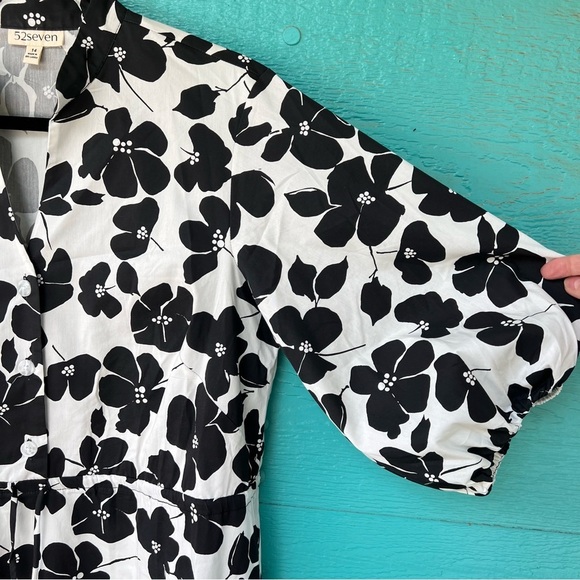 BLACK + WHITE FLORAL A-LINE LIGHTWEIGHT DRESS CINCH WAIST V-NECK SIZE 14 - Picture 7 of 9